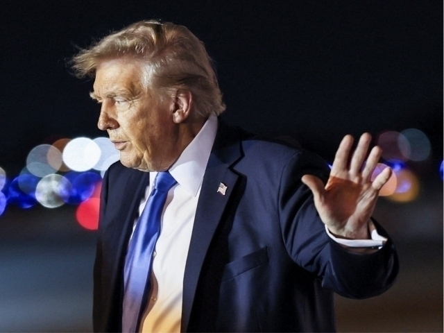 Трамп ошондой эле чет элдик тасмаларга бажы төлөмдөрүн киргизди